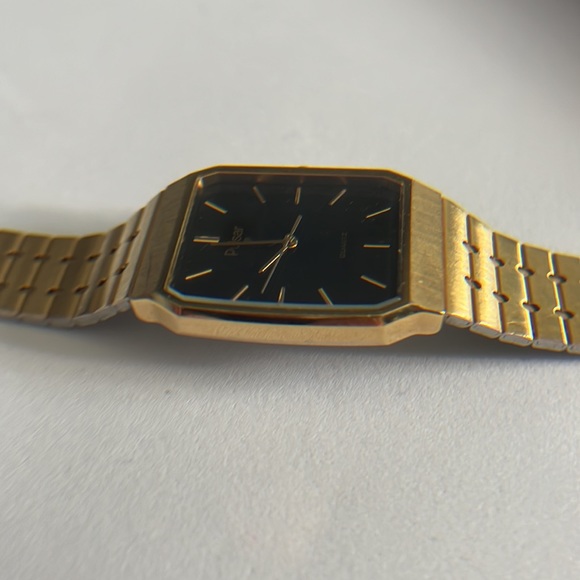 Vintage Pulsar Brushed Gold Toned Chamfer Tank Watch - Picture 13 of 16